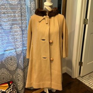 Vintage camel hair coat fur collar VGUC